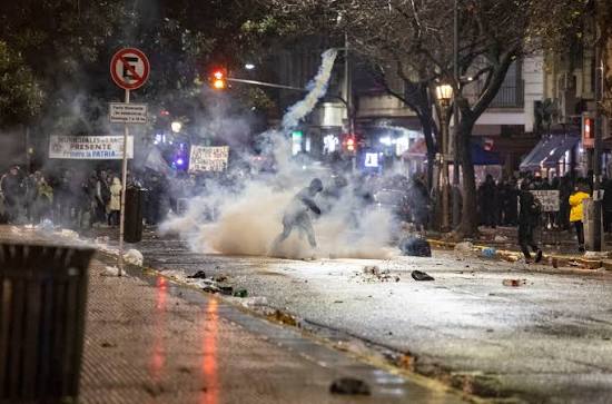 Estiman en $468 millones los daños tras los incidentes en la Plaza de los Dos Congresos