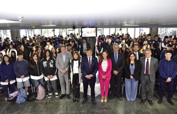 Acevedo presentó un programa para acercar las leyes a los estudiantes mediante un videojuego educativo