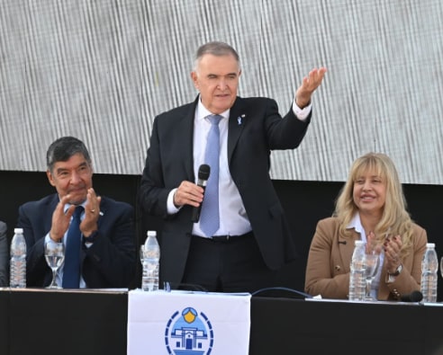 Chahla le pone fin al suspenso, Jaldo cierra filas y la oposición tropieza con sus diferencias