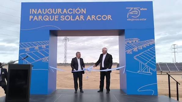 Arcor inauguró su primer parque solar: la planta de Recreo alcanzará un 90 % de energía renovable