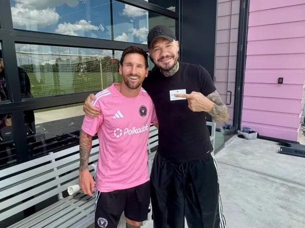 La farándula argentina también acompañó a Messi tras la muerte de su padre
