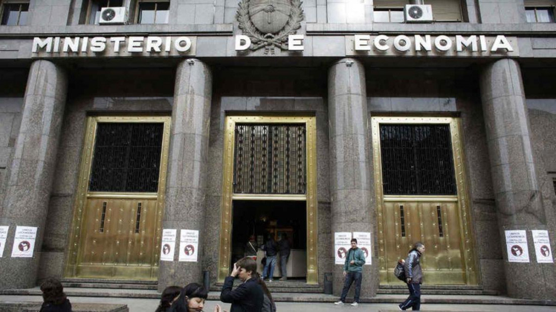 El Ministerio de Economía enfrenta vencimientos por $ 21 billones en agosto 