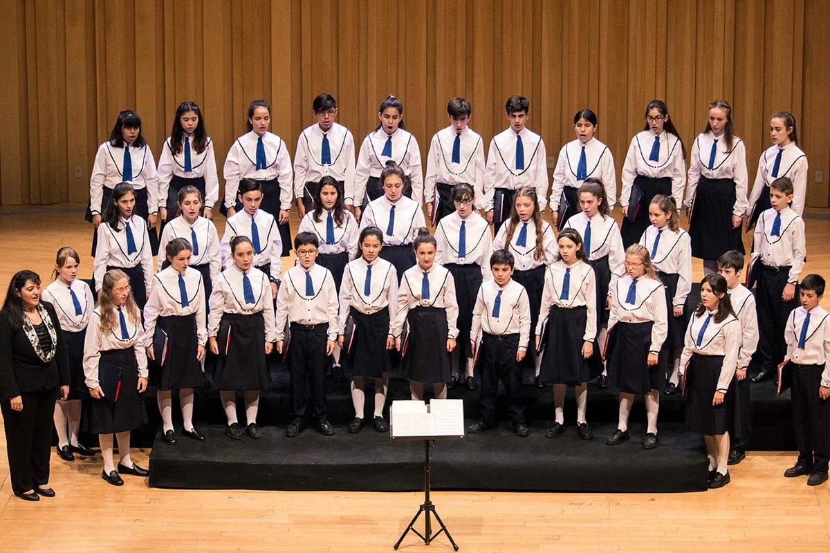 Tras la disolución del Coro Nacional de Niños, el Gobierno creó el Programa de Formación Artística