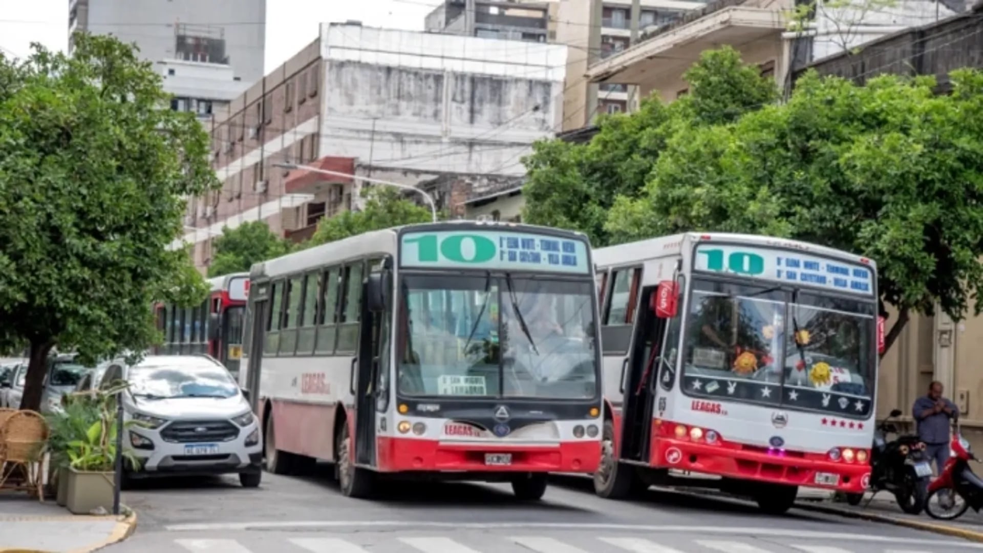 UTA decretó un paro de colectivos para este viernes  tras más de 90 días sin acuerdo salarial