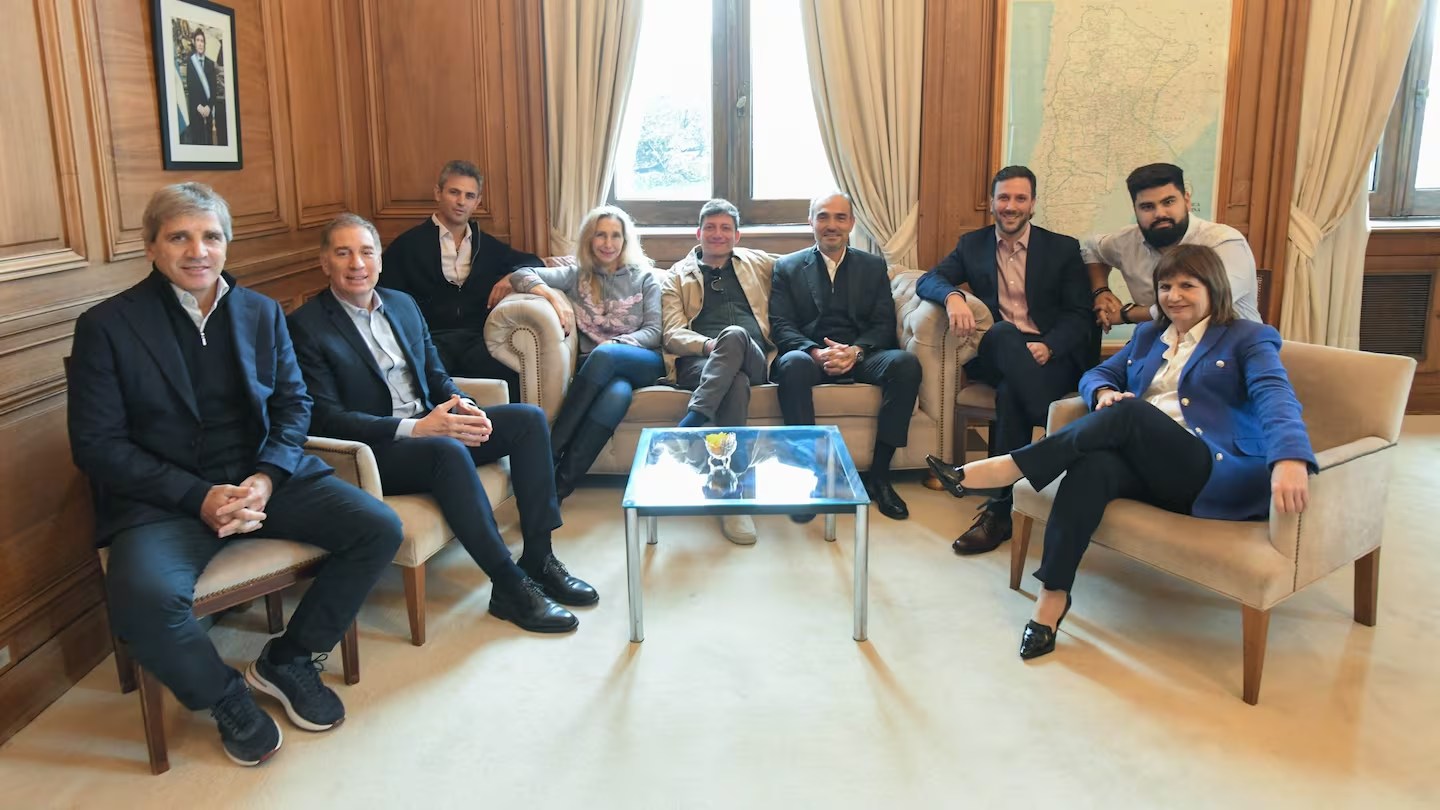 La mesa política del Gobierno se reunió para "cerrar filas" y avanzar con las reformas