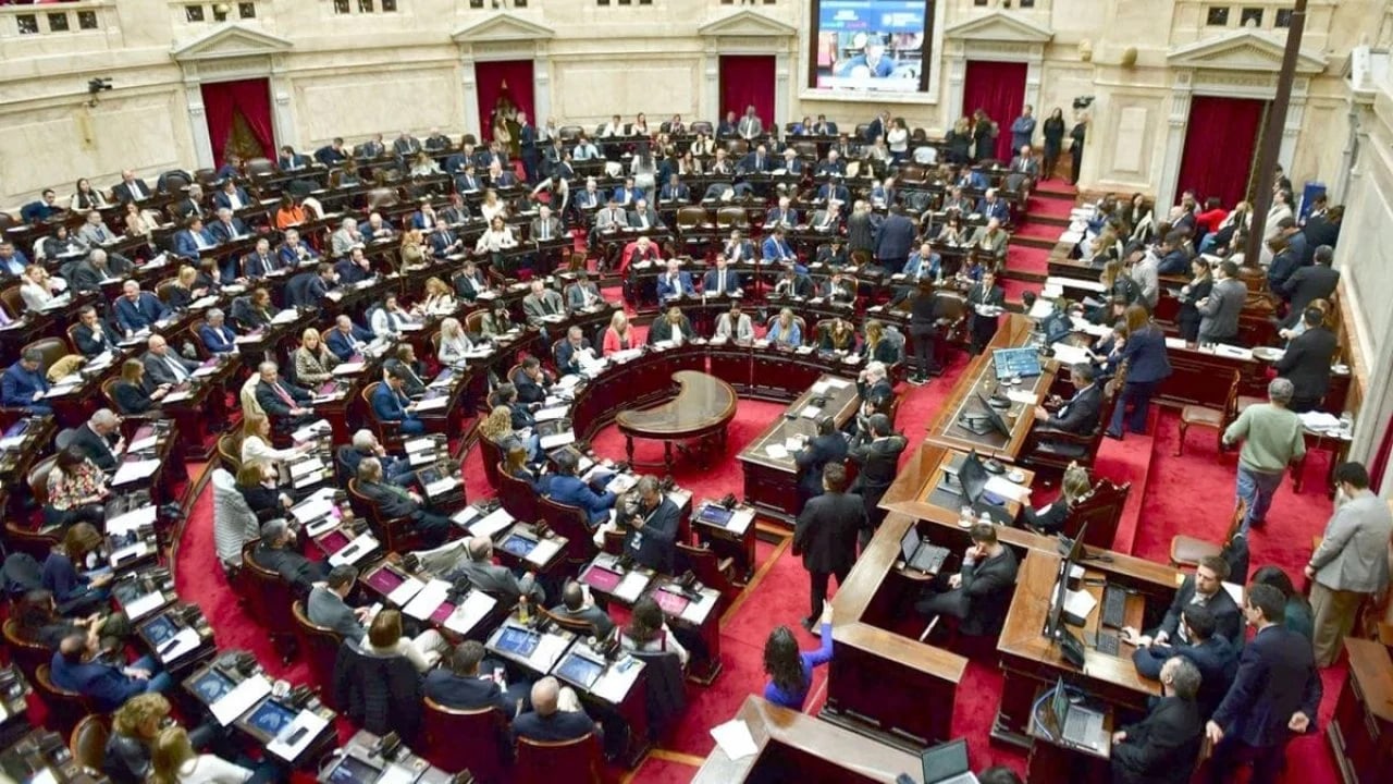 "No pagan asfalto: pagan manos levantadas", la denuncia que incomoda a la Nación y a Tucumán