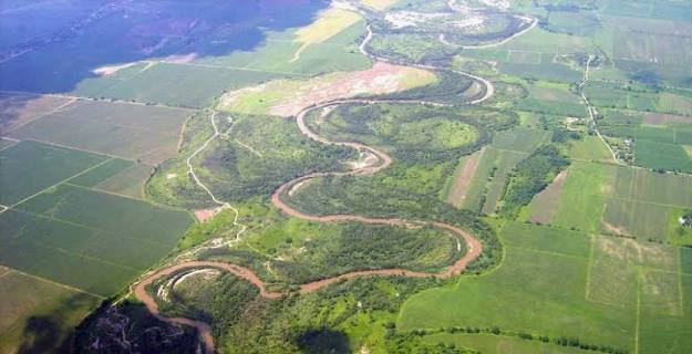 Avanzan en el diseño de un plan maestro de cuencas para frenar las inundaciones en la Provincia
