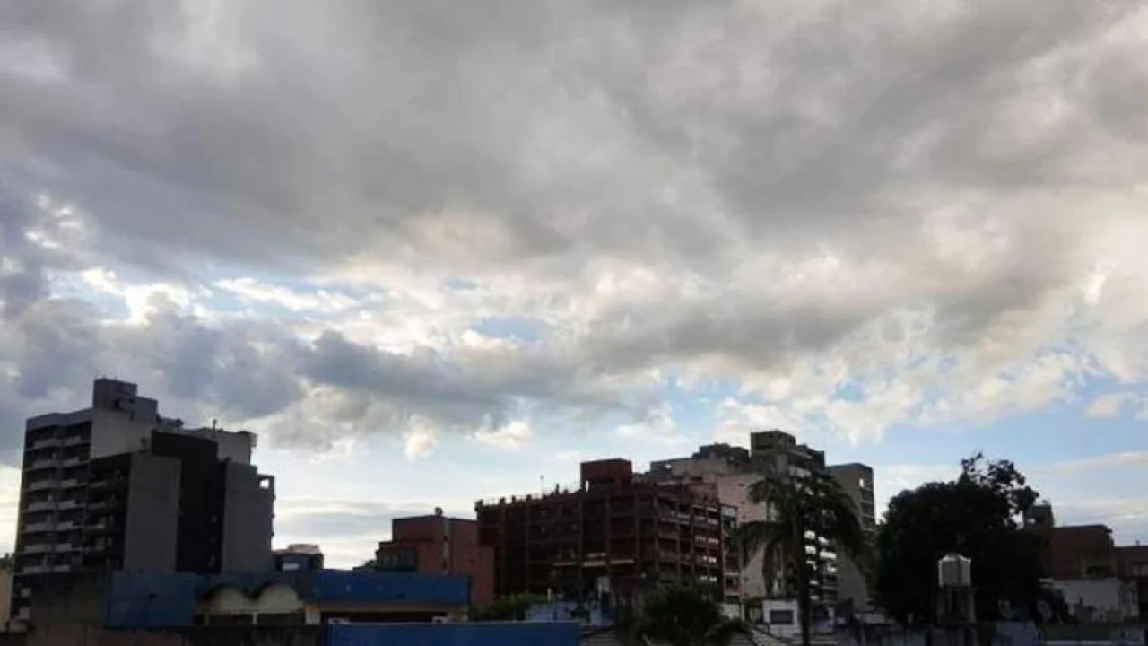 Jueves sin alertas: anuncian cielo parcialmente nublado y temperaturas en ascenso para la provincia