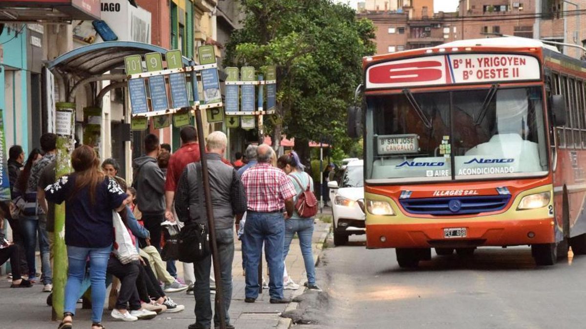 UTA suspendió el paro de colectivos previsto para este viernes tras una reunión con los empresarios