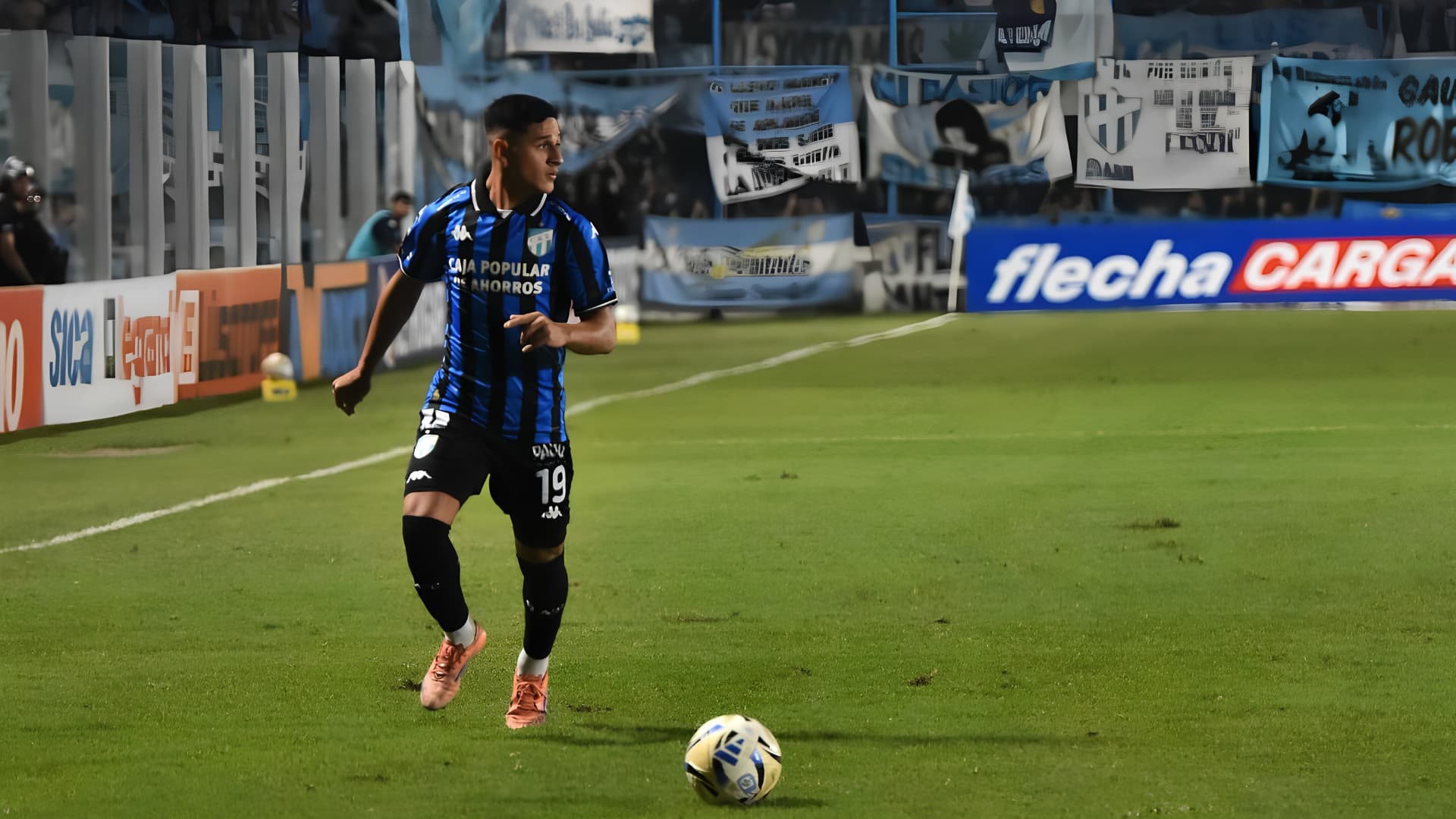 Leonel Vega, amo y señor del mediocampo de Atlético Tucumán: "El clima cambió bastante en el vestuario"