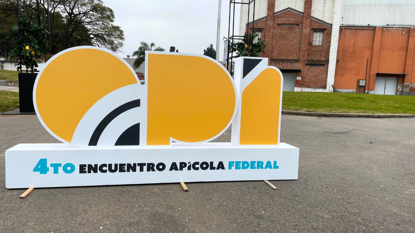 Tucumán fue el punto de partida de un nuevo programa federal para apicultores