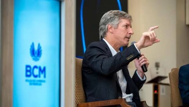 Bausili admitió que la economía crece “más despacio” de lo esperado y anticipó nuevas medidas para reducir trabas