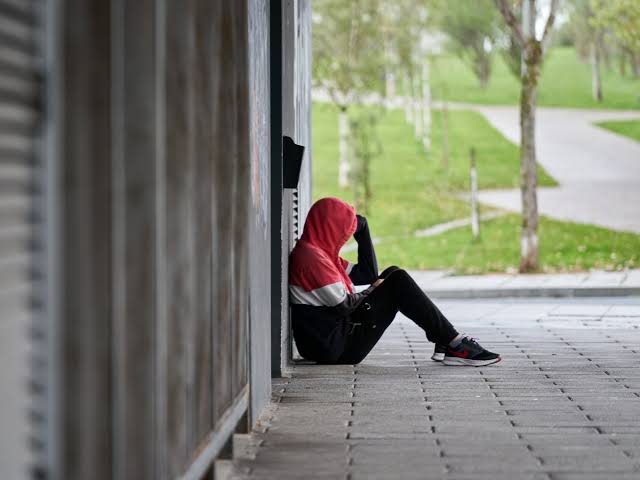 Relaciones efímeras e incertidumbre: cómo viven el amor y la salud mental las nuevas generaciones de Argentina