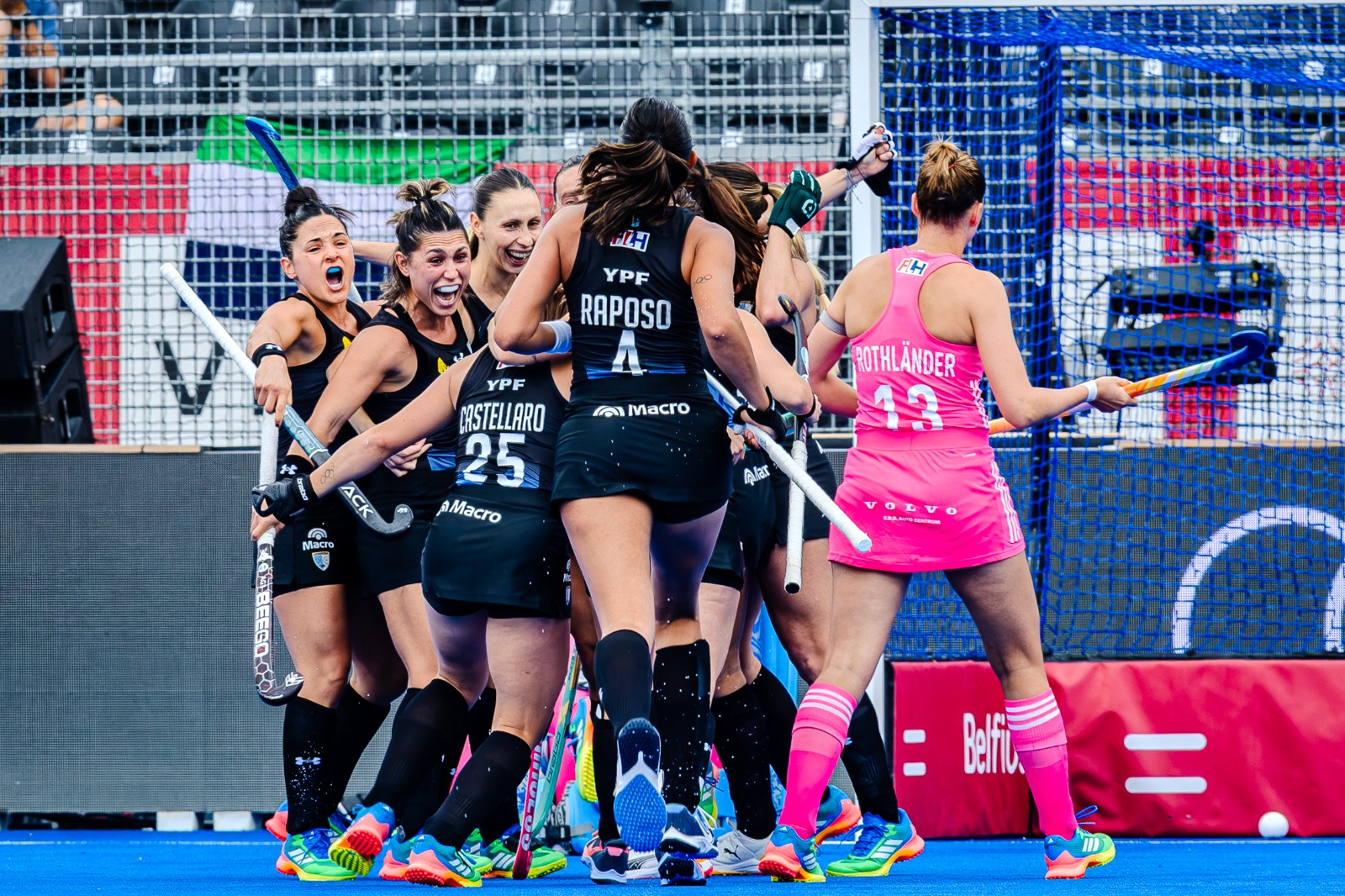 Las Leonas ganaron un partido clave ante Alemania y pusieron un pie en la siguiente ronda de la Copa del Mundo