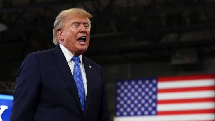 La aprobación de Donald Trump cayó al 33 % por la guerra contra Irán y la economía