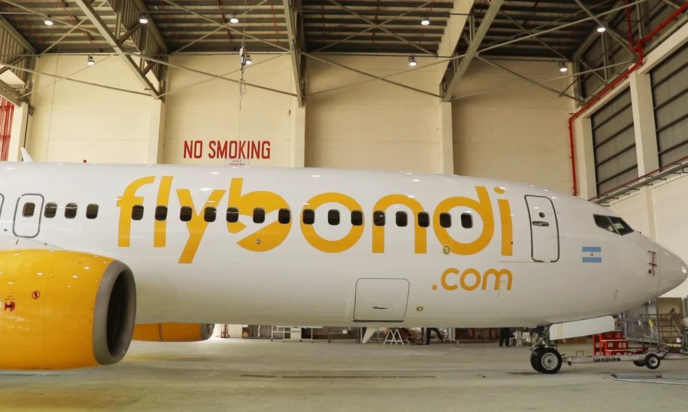 Crisis de Flybondi: página web caída, 700 despidos y vuelos suspendidos hace 12 días