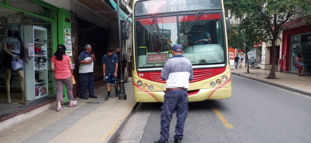 Frecuencia y trato de los choferes explican 9 de cada 10 reclamos contra el transporte urbano