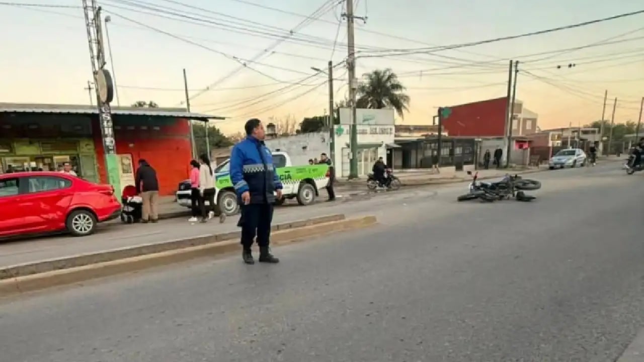 Accidente en Alderetes: internaron a un motociclista tras un choque sobre la avenida Rivadavia