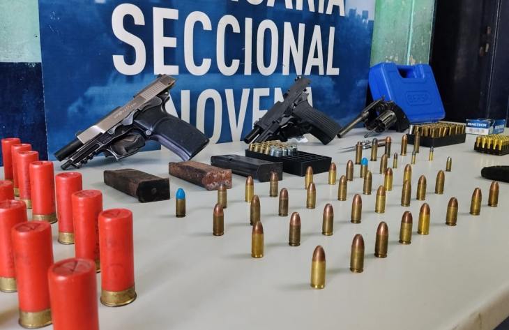 Una pelea vecinal derivó en allanamientos, secuestro de armas y siete personas demoradas