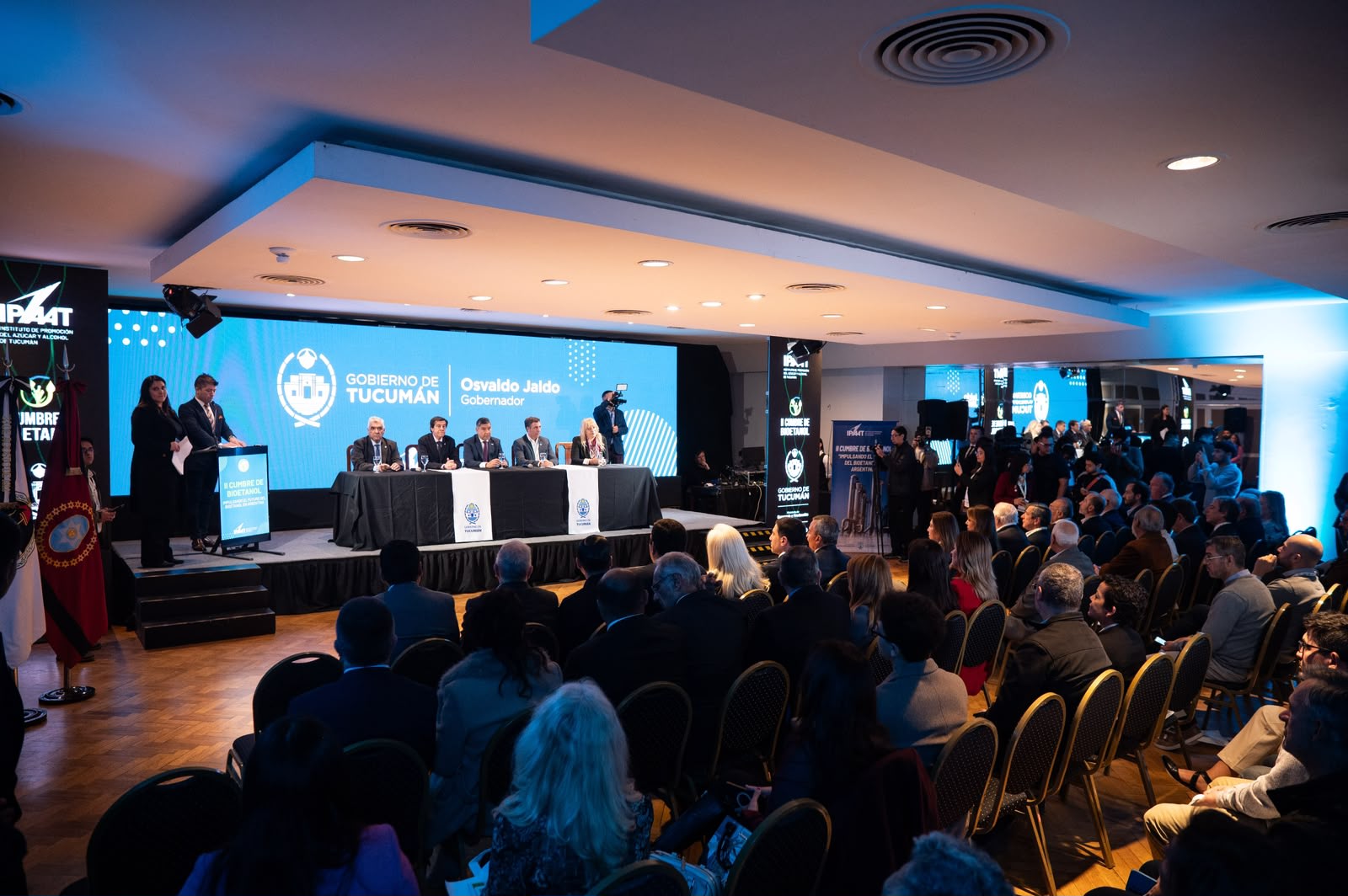 Con la esperanza puesta en una nueva Ley de Biocombustibles, arrancó la II Cumbre de Bioetanol en Tucumán
