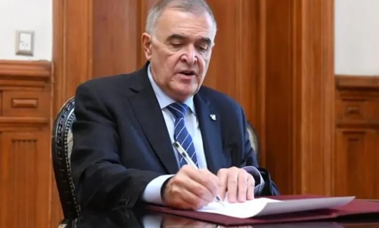 jaldo firmando.jpg