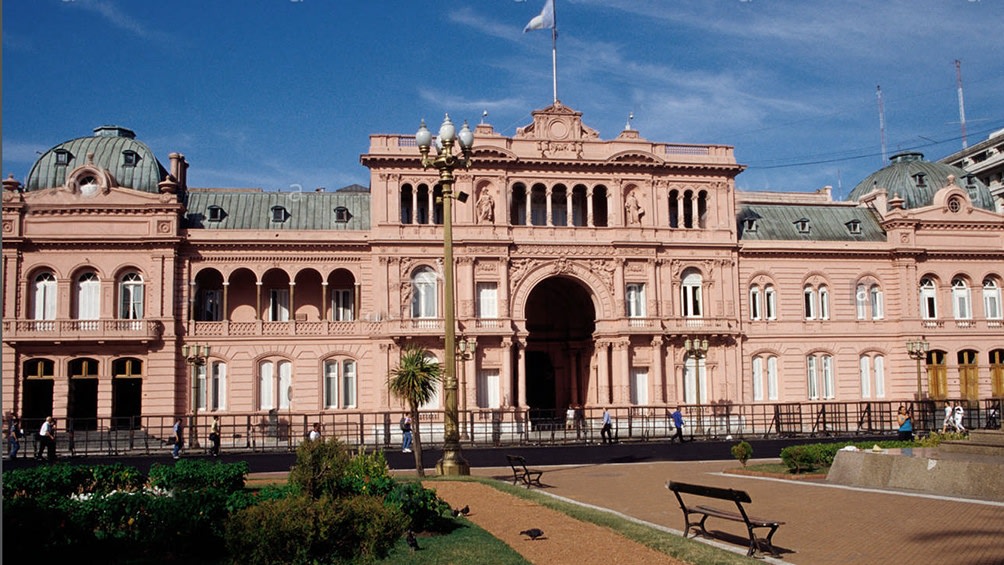 El Gobierno autorizó la venta de cuatro inmuebles estatales en Buenos Aires, Córdoba, Mendoza y Tierra del Fuego
