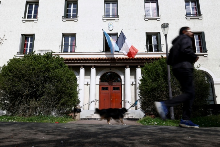 Dos funcionarias de París pidieron investigar la Casa Argentina por expulsiones de residentes y otras denuncias