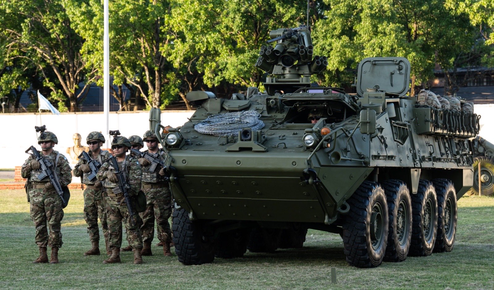El Poder Ejecutivo avanza en la compra de 235 blindados Stryker a Estados Unidos
