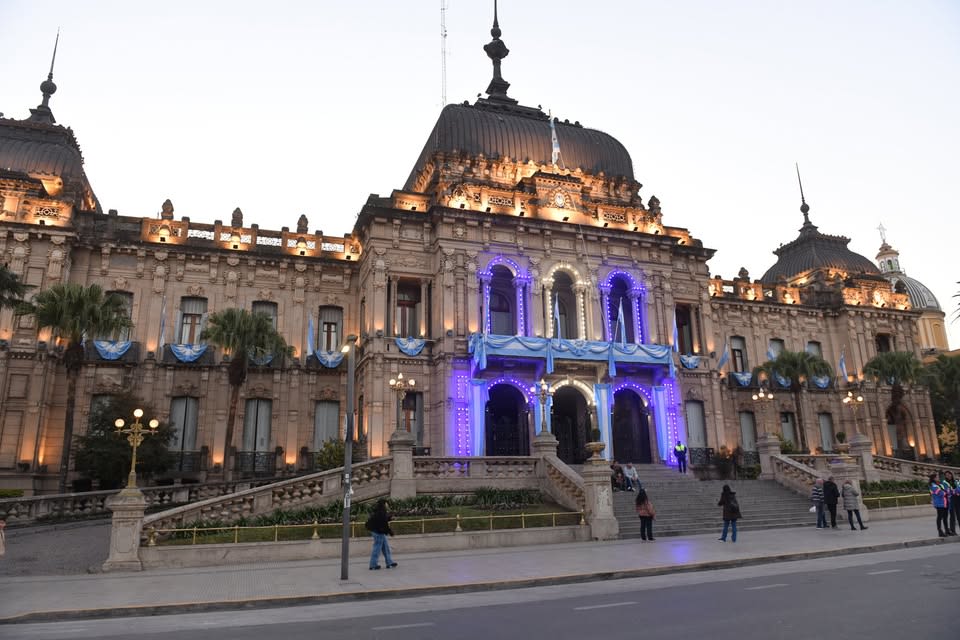 CASA DE GOBIERNO FACHADA.jpg