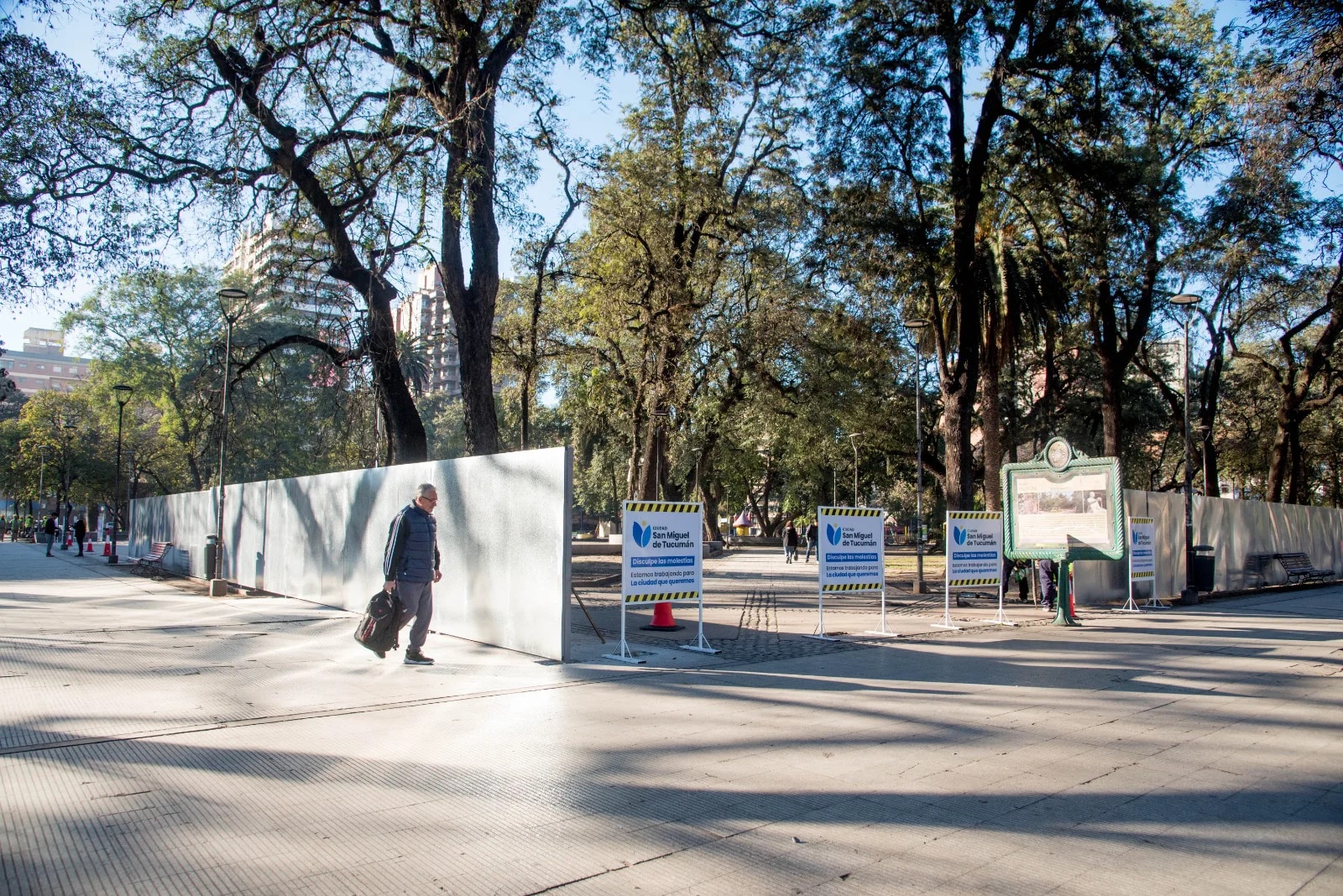 La oposición cuestiona la inversión de $1.500 millones de Chahla para remodelar Plaza Urquiza