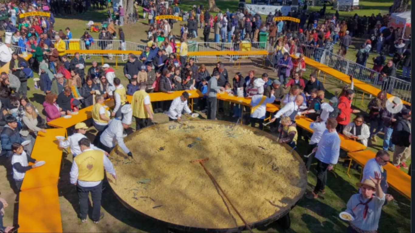 Un omelette gigante para celebrar y promover el consumo de huevo