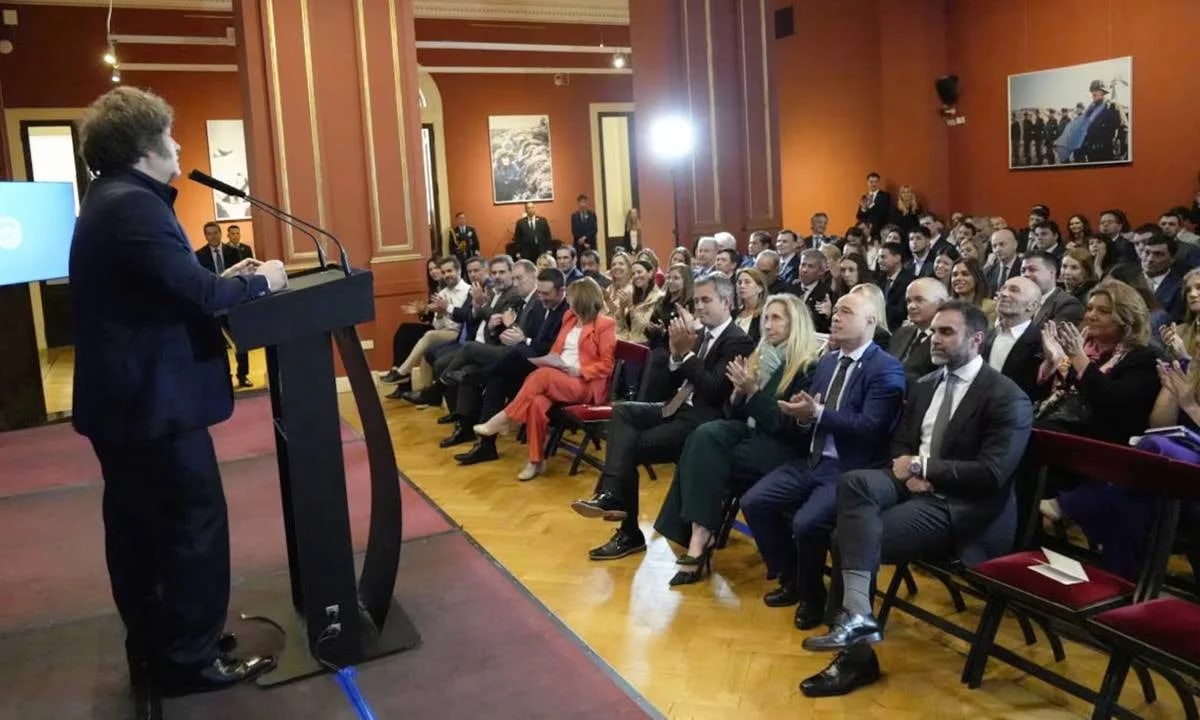 Javier Milei se reunió con legisladores:: alentó las reformas y rechazó la ayuda a los morosos