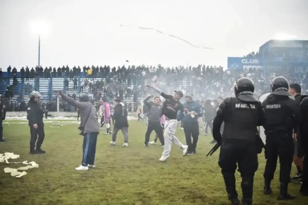 Una ley casi simbólica expone el vacío de sanciones y la falta de reglamentación del PE frente al flagelo de la violencia deportiva