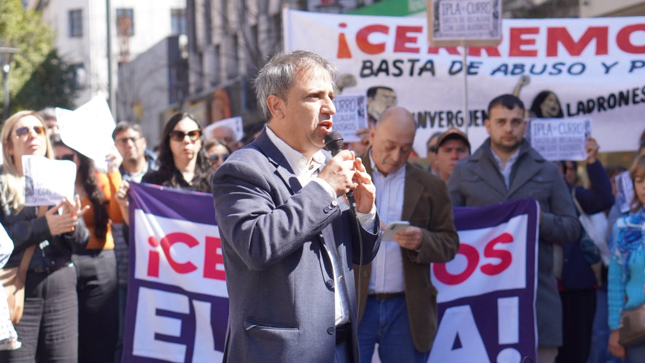 Nueva protesta contra el IPLA: un legislador y comerciantes reclamaron su cierre