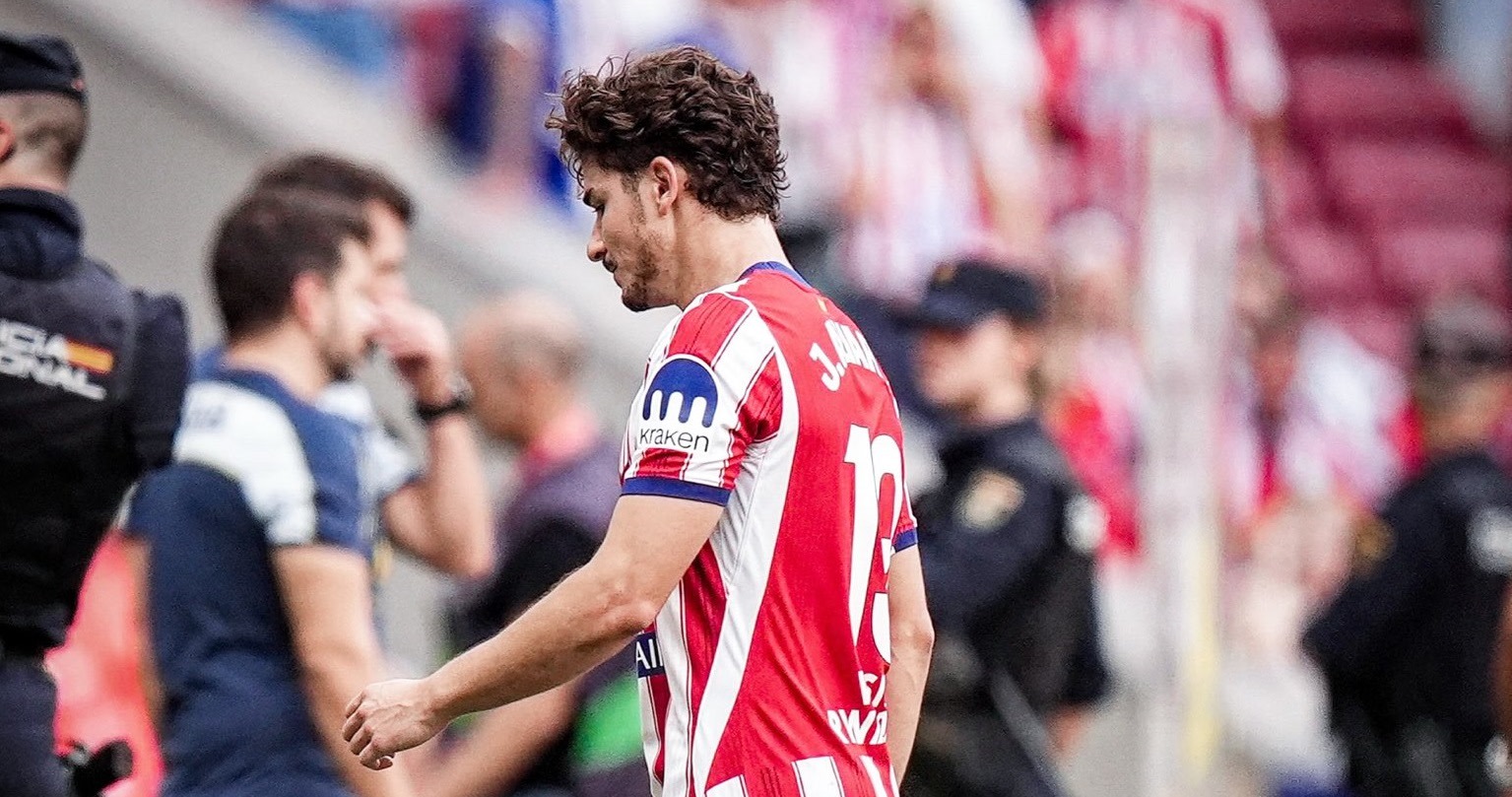 Atlético de Madrid se declara la verdadera víctima del caso Julián Álvarez en un comunicado sin filtro