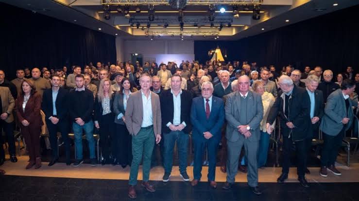 Empresarios y la CGT reclamaron una agenda común para impulsar el empleo formal, la inversión y la producción