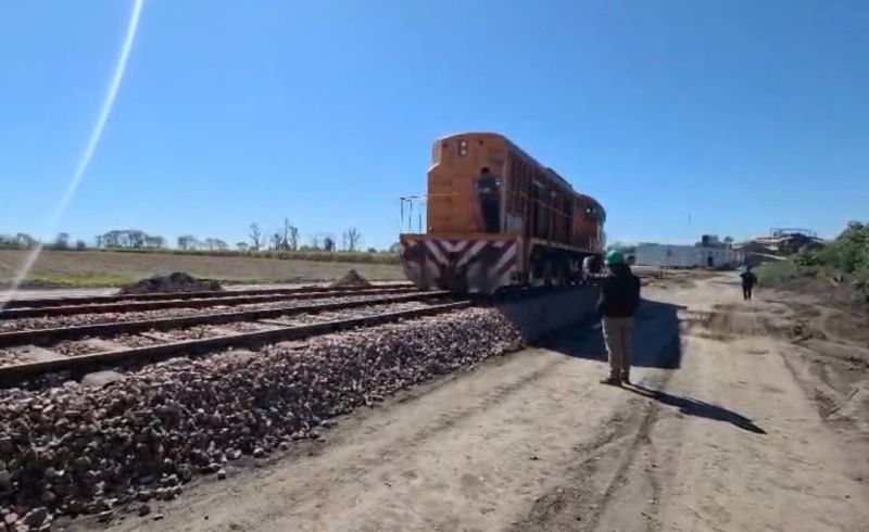 Después de más de 45 años, el tren vuelve a transportar azúcar desde un ingenio tucumano