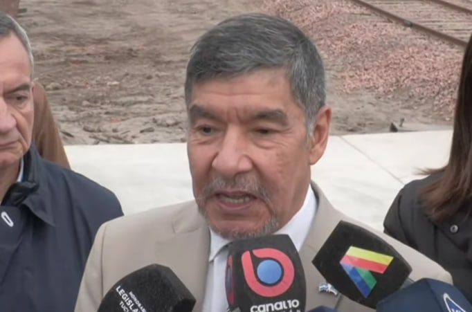 Pelea Bussi-Cobos: "No podemos permitirnos que un momento de no lucidez provoque hechos no agradables", señaló Acevedo