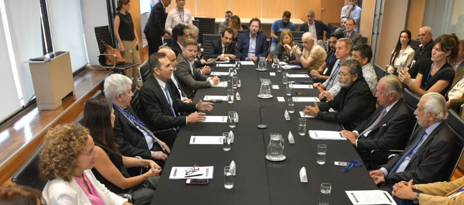 No hubo acuerdo entre sindicatos y empresarios: el Gobierno definirá el nuevo monto