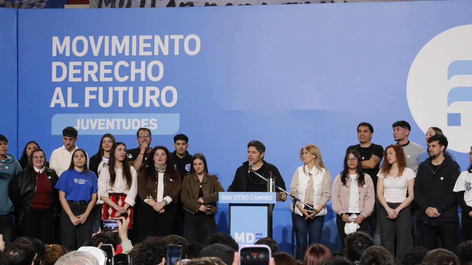 Axel Kicillof prepara el lanzamiento nacional del Movimiento Derecho al Futuro con un plenario federal