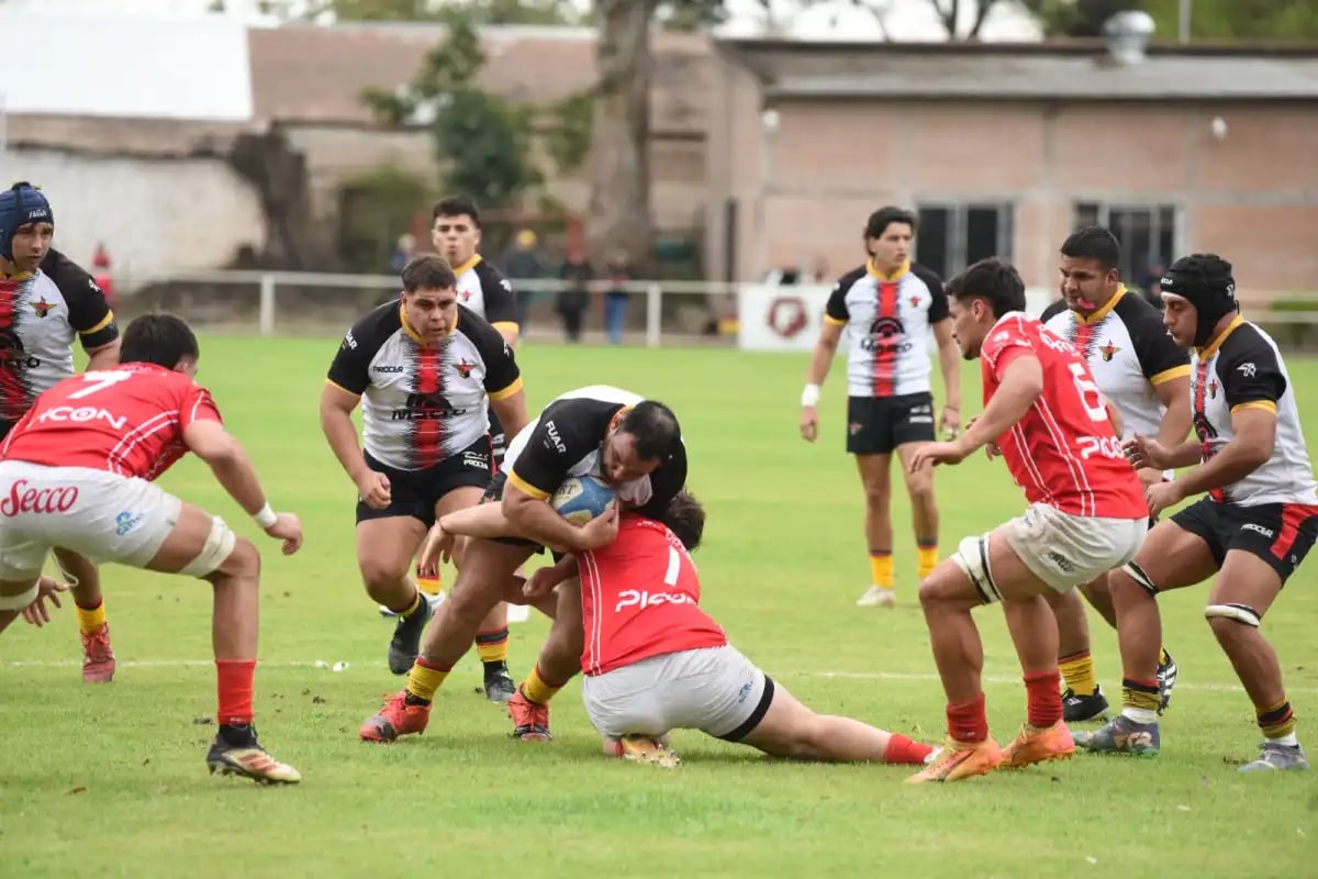 Cardenales ganó el duelo de punteros ante Los Tarcos y es el único líder del Regional