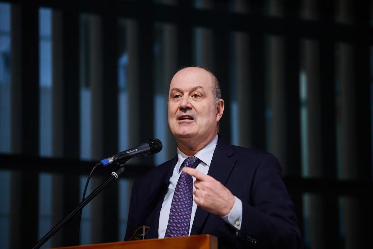 Federico Sturzenegger justificó que los monotributistas compensan la pérdida de empleo formal