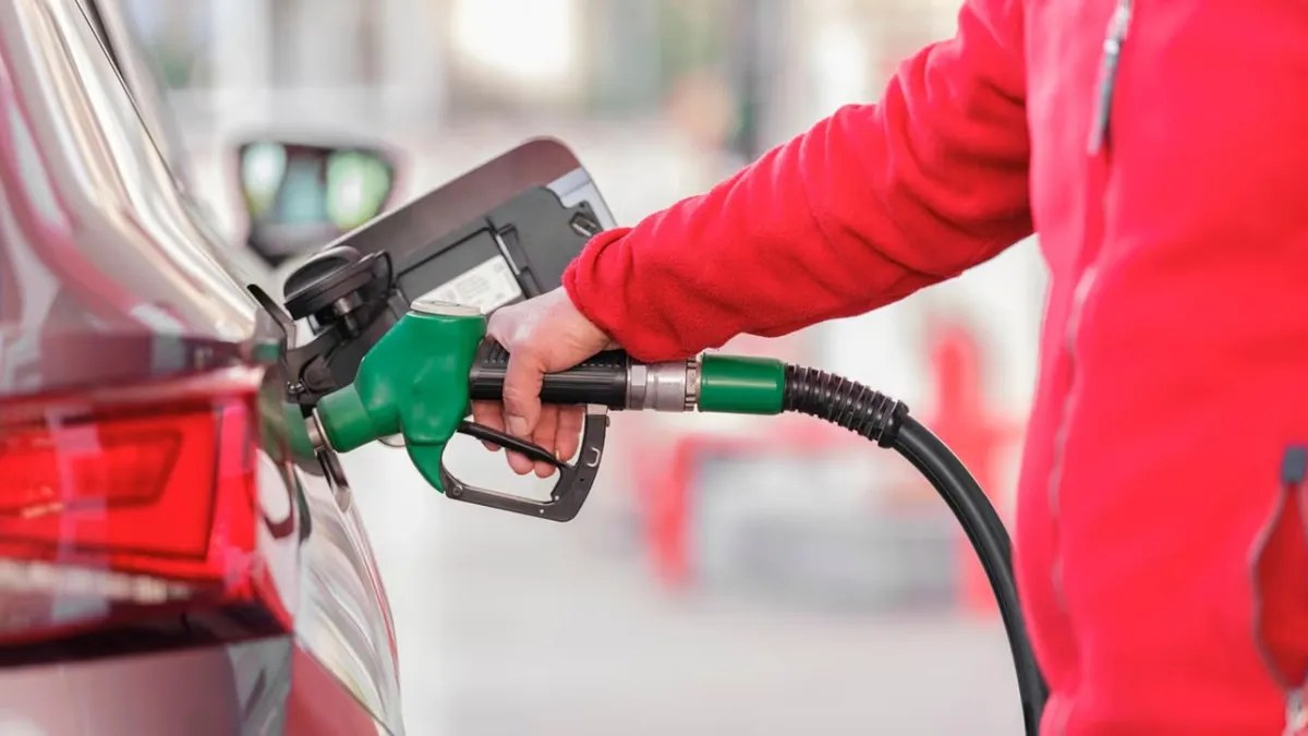 El Gobierno postergó hasta octubre los aumentos pendientes de impuestos a las naftas y el gasoil
