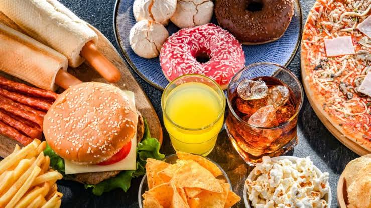 Cena y sueño: qué alimentos pueden favorecer el descanso y cuáles conviene evitar por la noche