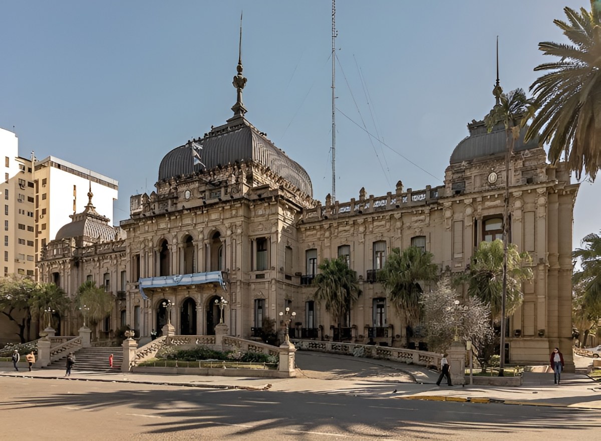 Casa de Gobierno Tucumán.jpg