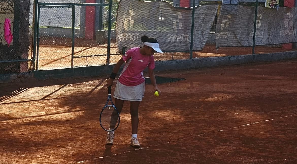 Micaela Cholffi fue campeona en singles y dobles en el Abierto de Menores de Salta