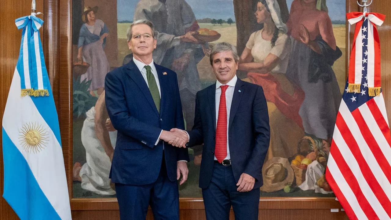 Scott Bessent elogió las reformas de Javier Milei y se reunió con Luis Caputo en el G20