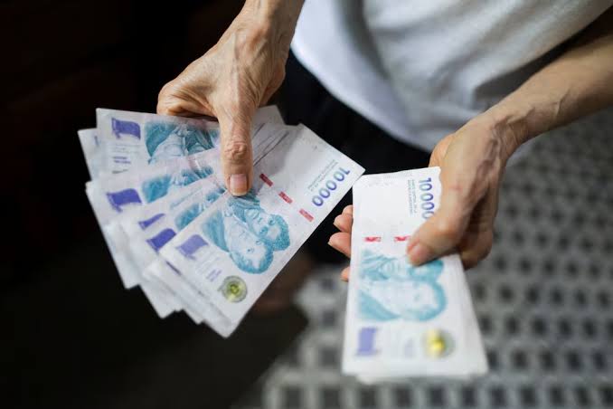 El Gobierno fijó nuevos aumentos del salario mínimo: llegará a $437.000 en abril de 2027