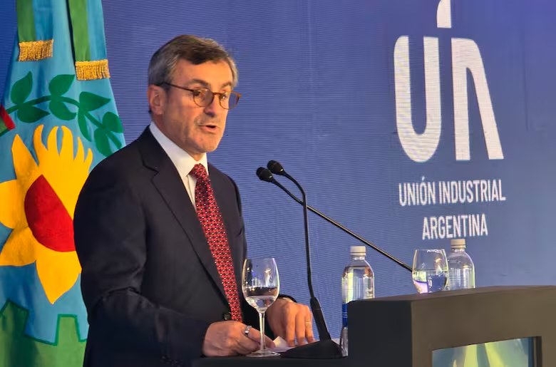 Sin funcionarios de primera línea, la UIA le pidió al Gobierno un "puente" y más respeto para el sector productivo