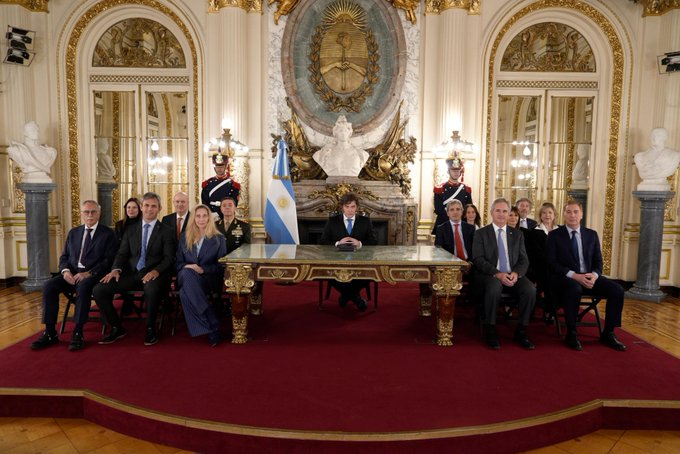 Javier Milei: “Las Malvinas son argentinas, los isleños no tienen derecho a la autodeterminación”
